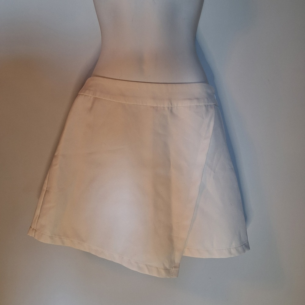 Sincerely Jules White Cream High Waisted Asymmetrical Wrap Skort Size Medium